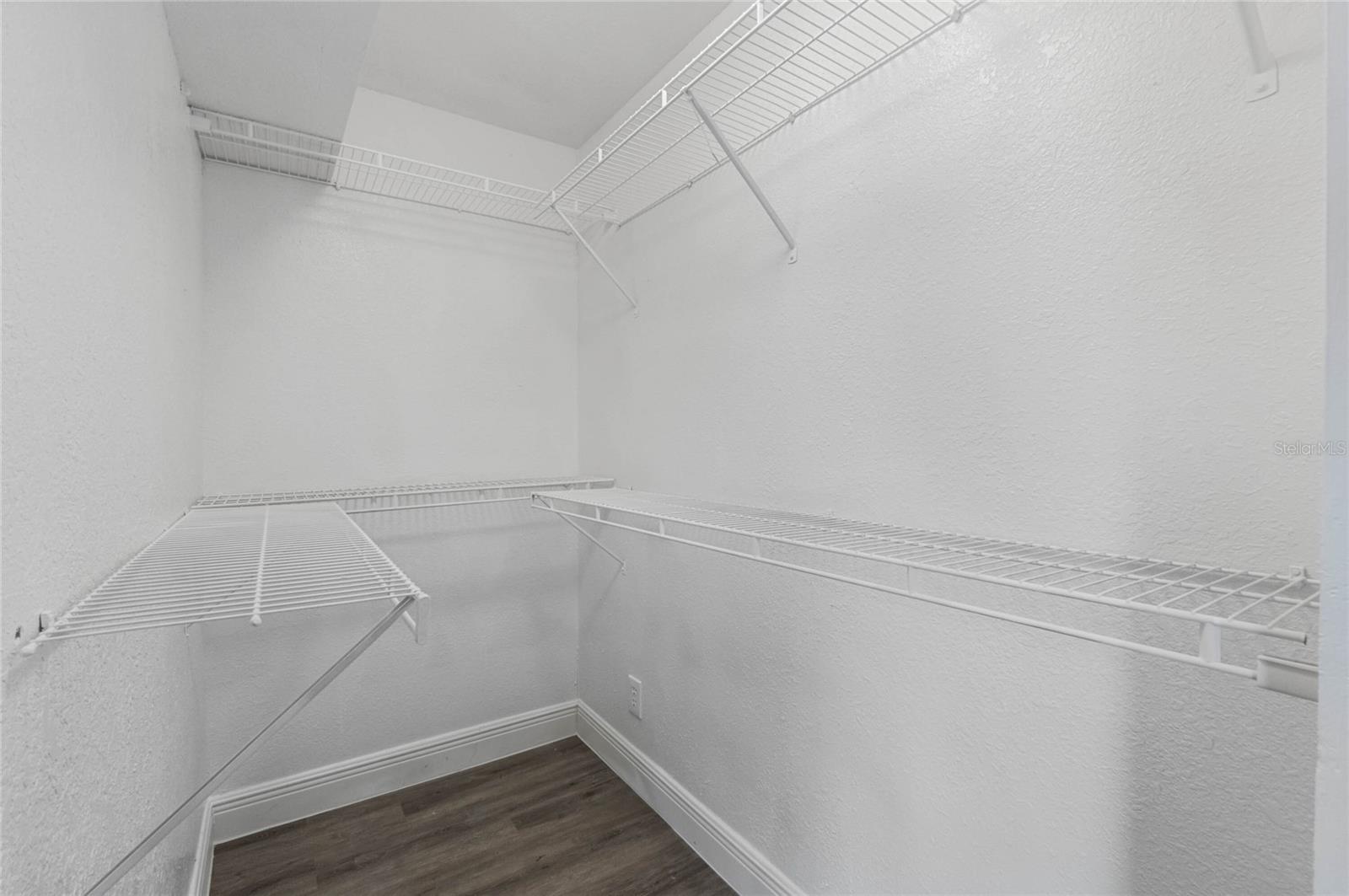 1090 EMERALD DR, MOUNT DORA, FL, 32757