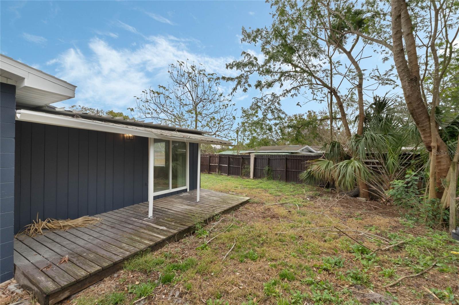 1090 EMERALD DR, MOUNT DORA, FL, 32757