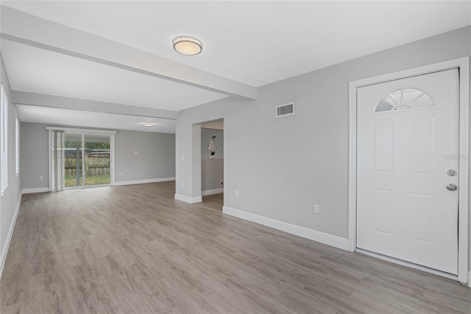1090 EMERALD DR, MOUNT DORA, FL, 32757