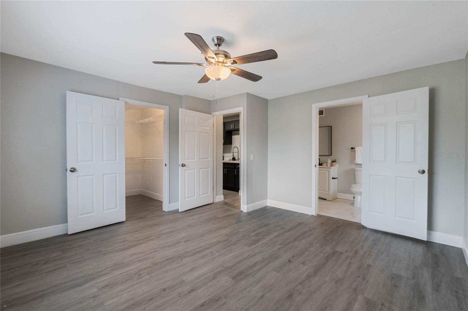 1090 EMERALD DR, MOUNT DORA, FL, 32757