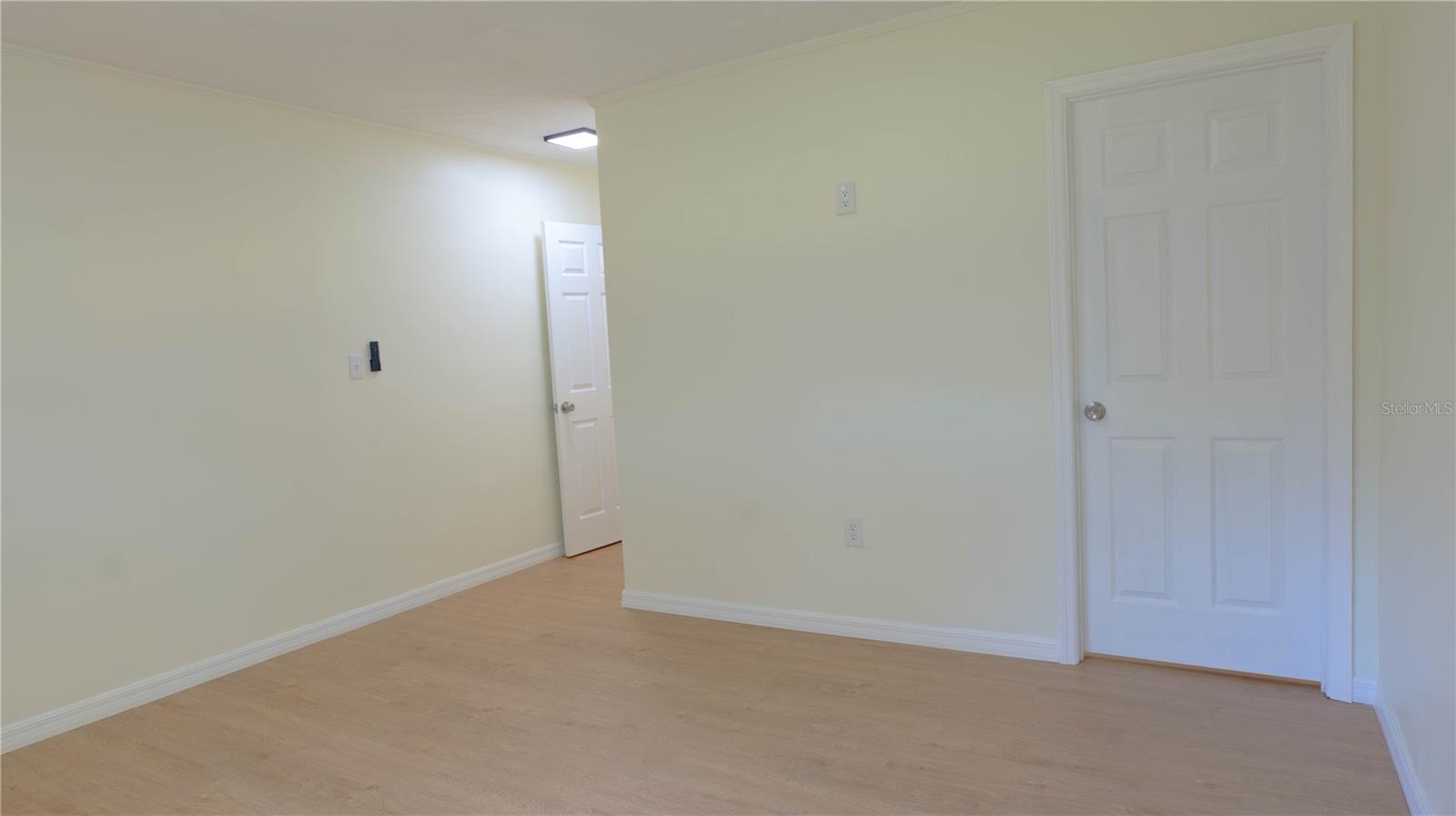 624 N NEW HAMPSHIRE AVE, TAVARES, FL, 32778