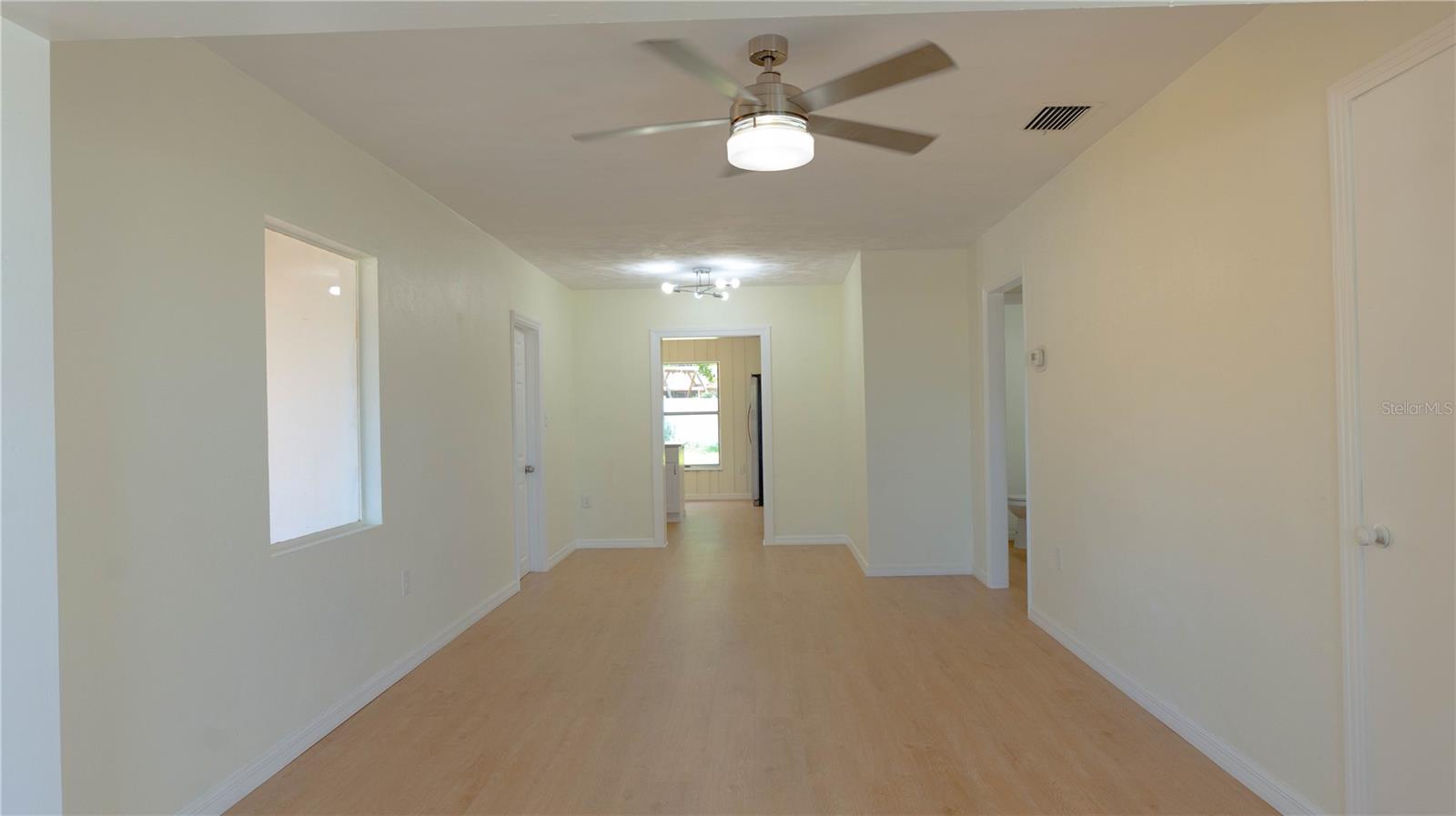 624 N NEW HAMPSHIRE AVE, TAVARES, FL, 32778