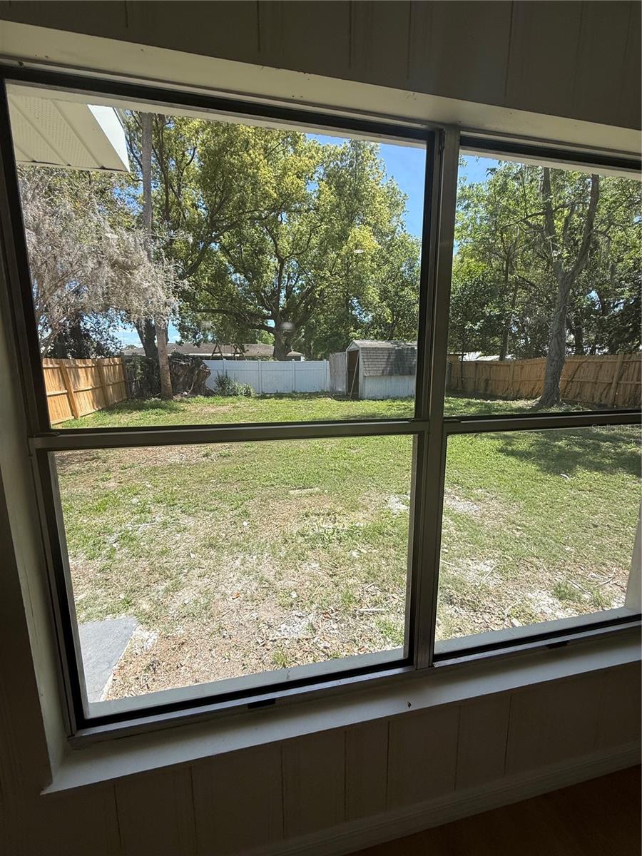 624 N NEW HAMPSHIRE AVE, TAVARES, FL, 32778