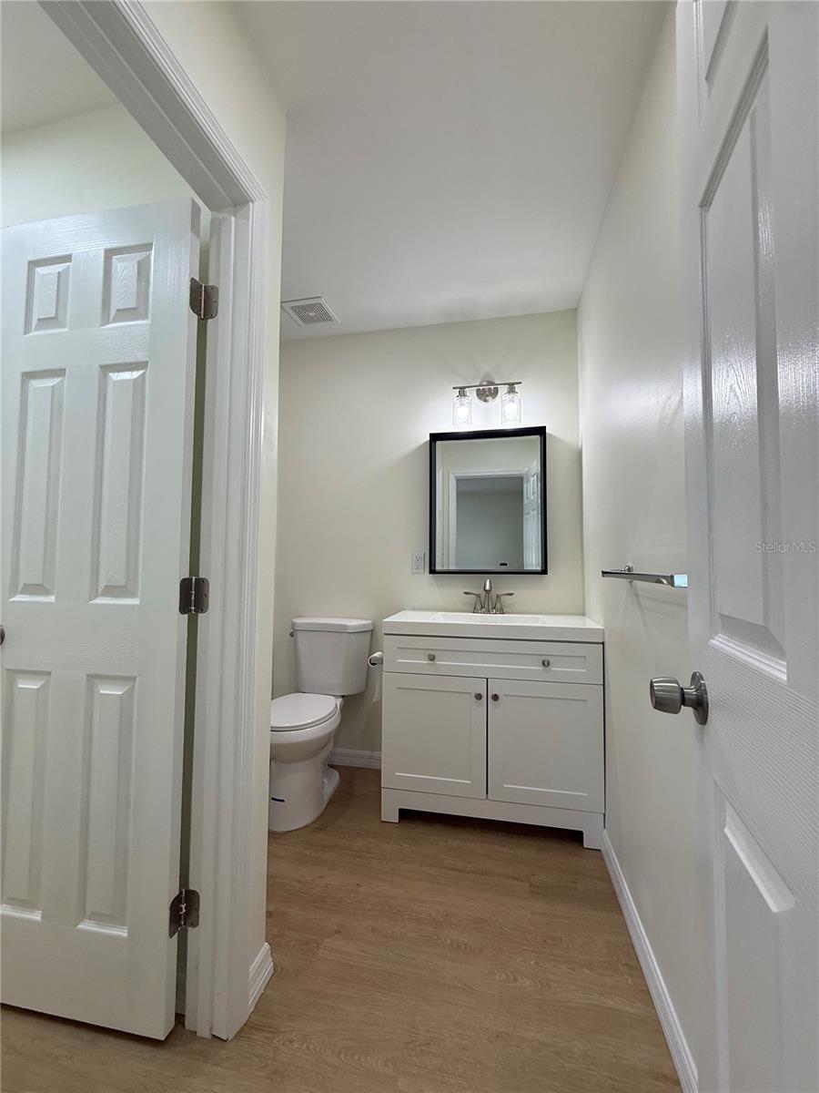 624 N NEW HAMPSHIRE AVE, TAVARES, FL, 32778
