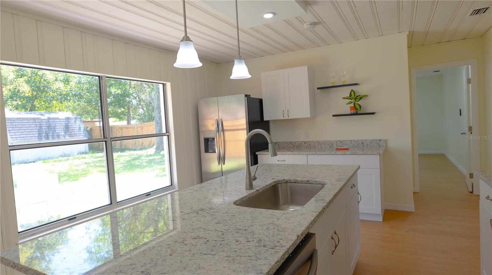 624 N NEW HAMPSHIRE AVE, TAVARES, FL, 32778