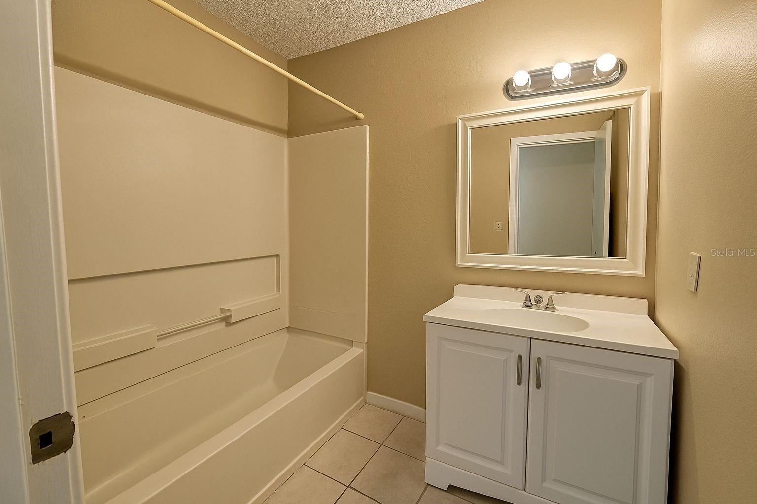 2585 GRASSY POINT DR #103, LAKE MARY, FL, 32746