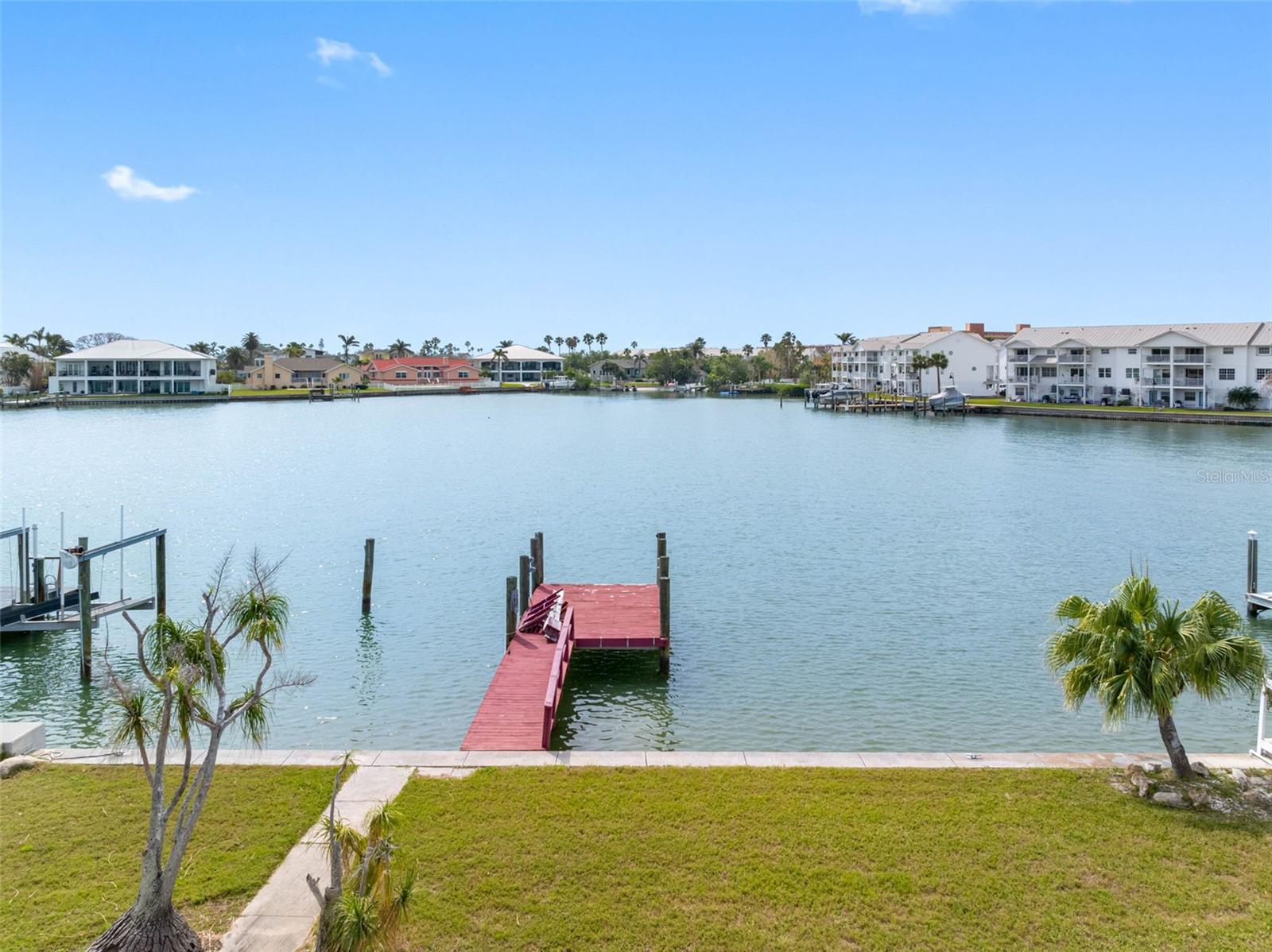 203 BATH CLUB BLVD N, NORTH REDINGTON BEACH, FL, 33708