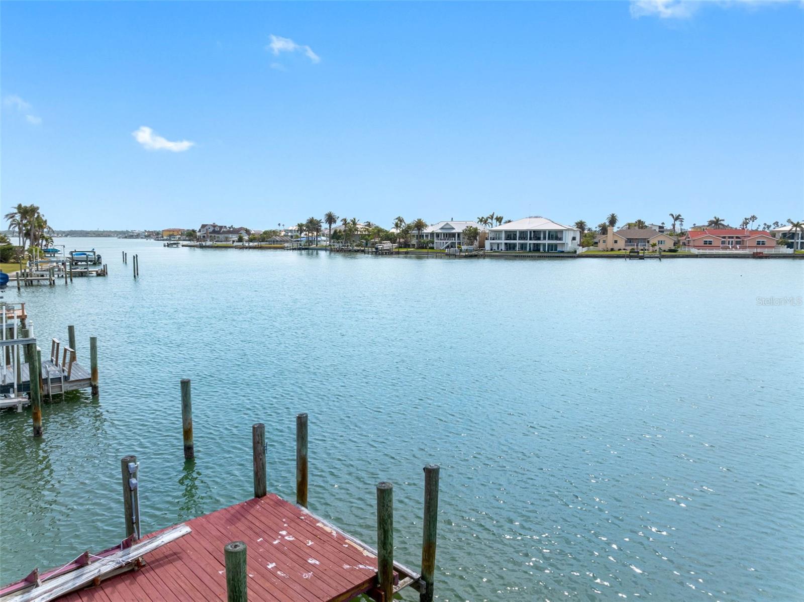 203 BATH CLUB BLVD N, NORTH REDINGTON BEACH, FL, 33708