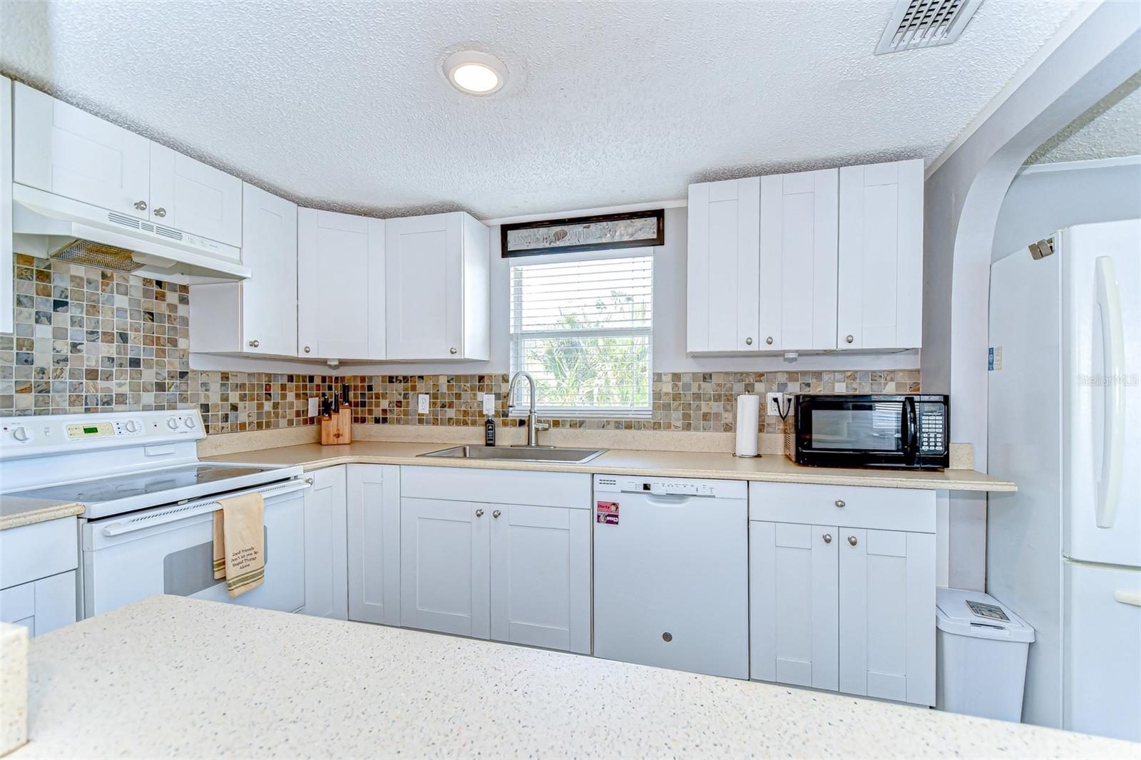 202 7TH ST SW, RUSKIN, FL, 33570