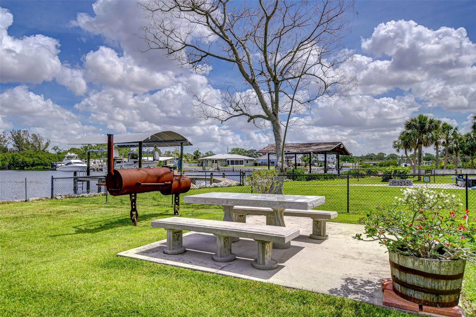 202 7TH ST SW, RUSKIN, FL, 33570