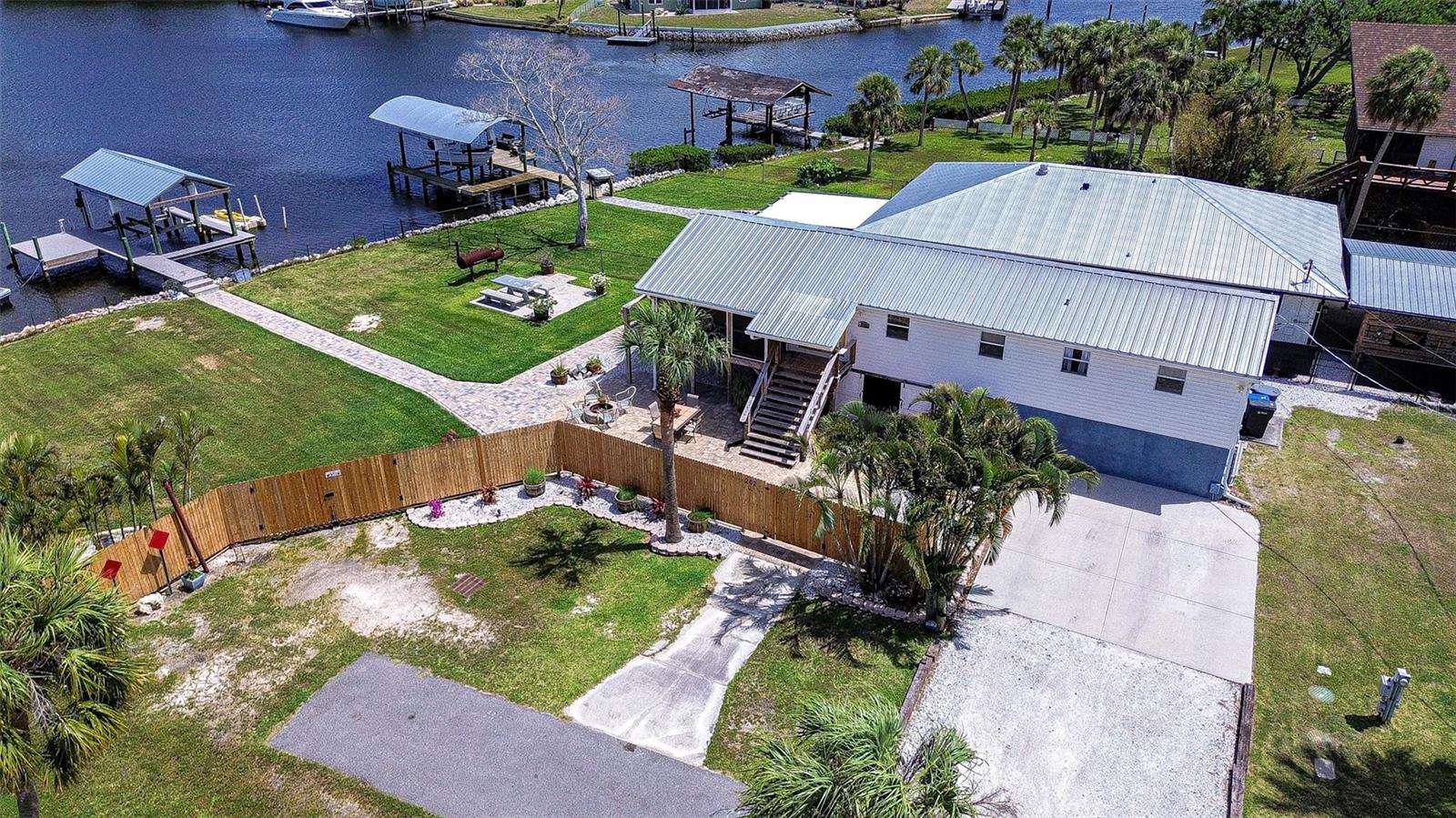 202 7TH ST SW, RUSKIN, FL, 33570