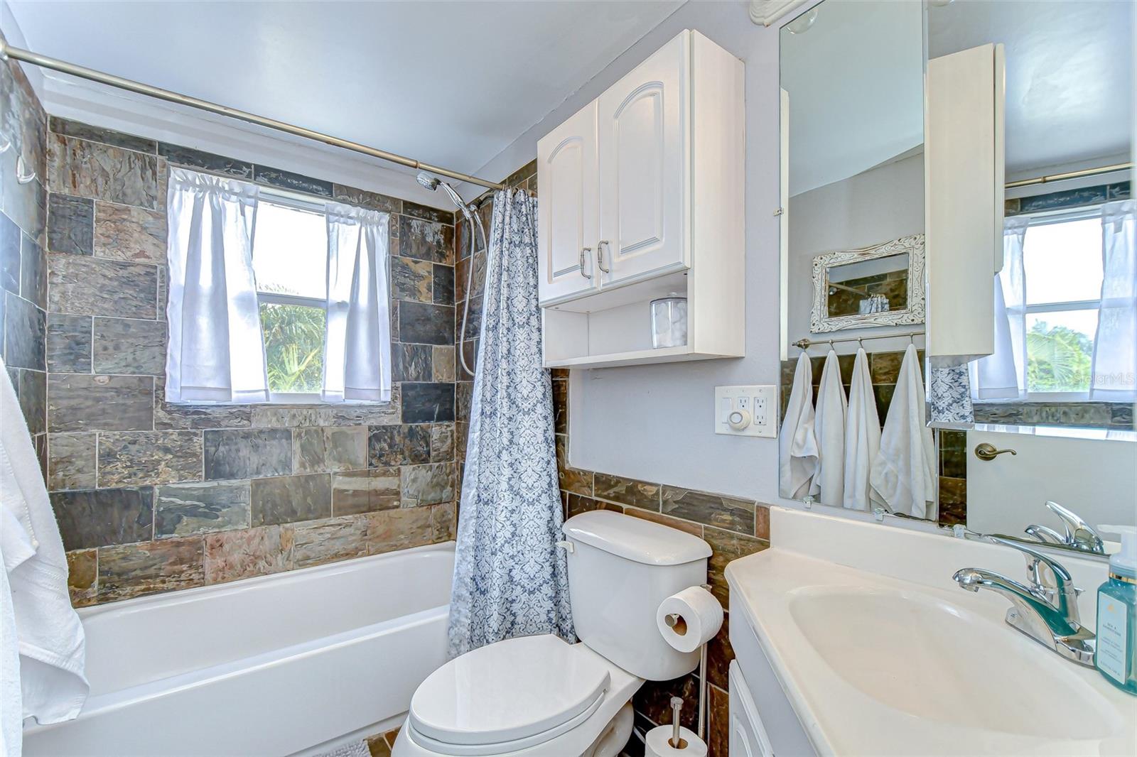 202 7TH ST SW, RUSKIN, FL, 33570
