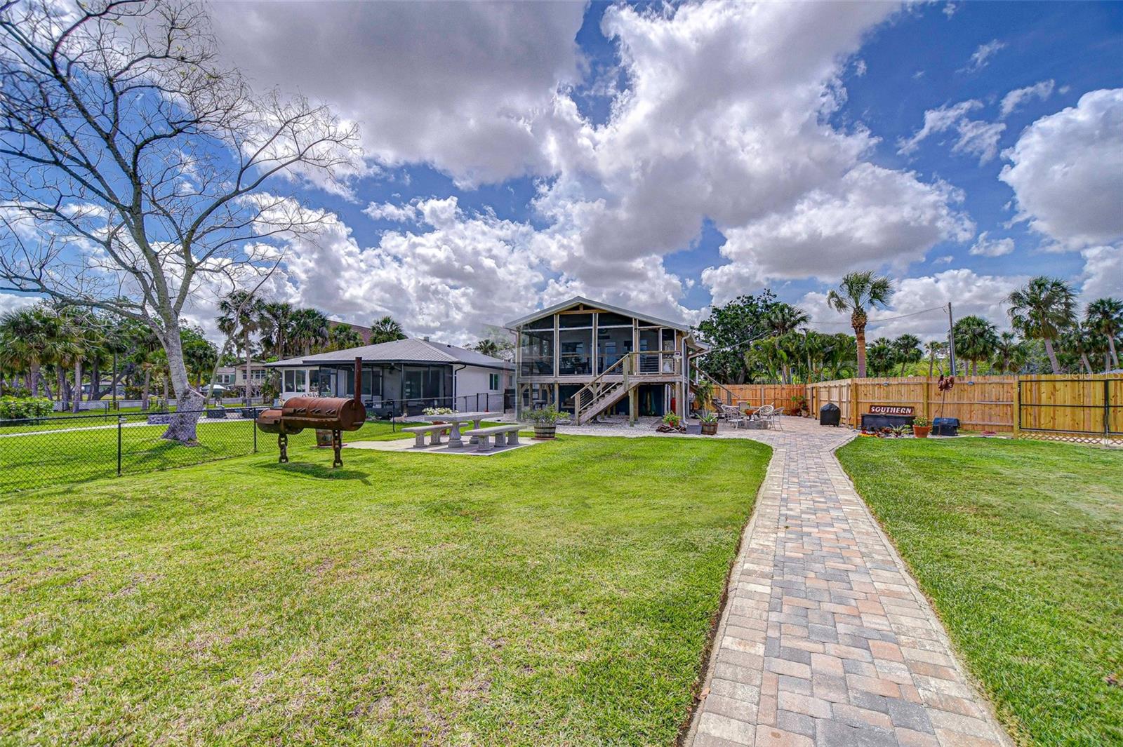 202 7TH ST SW, RUSKIN, FL, 33570