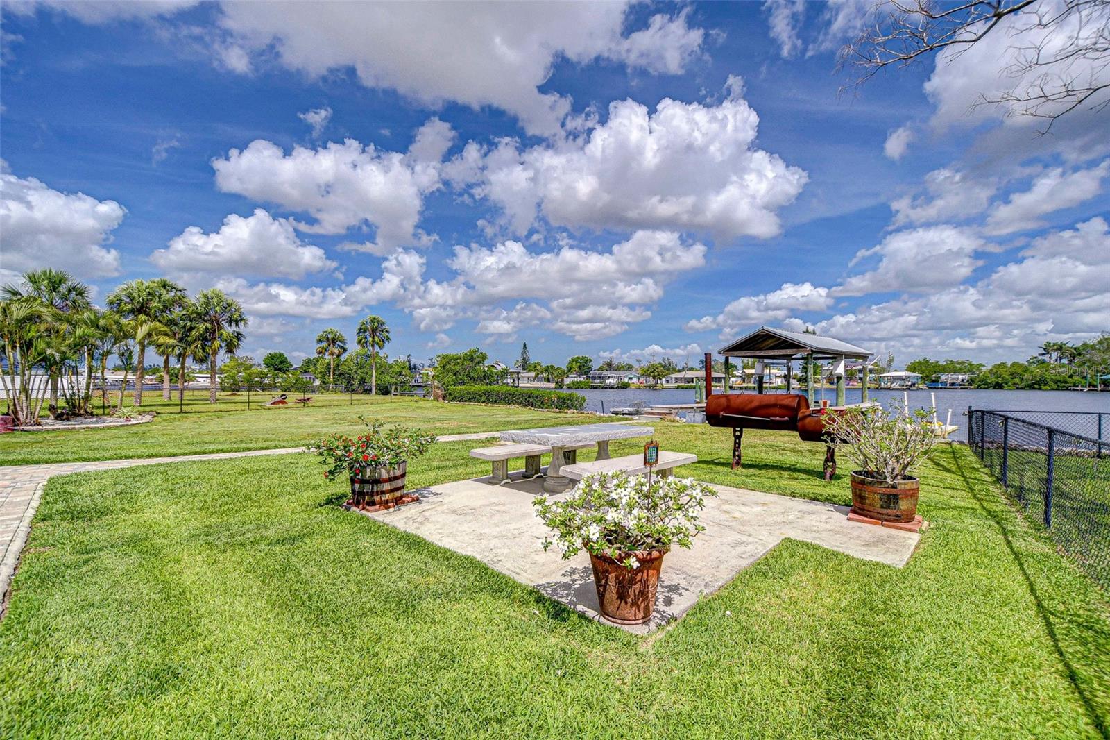 202 7TH ST SW, RUSKIN, FL, 33570