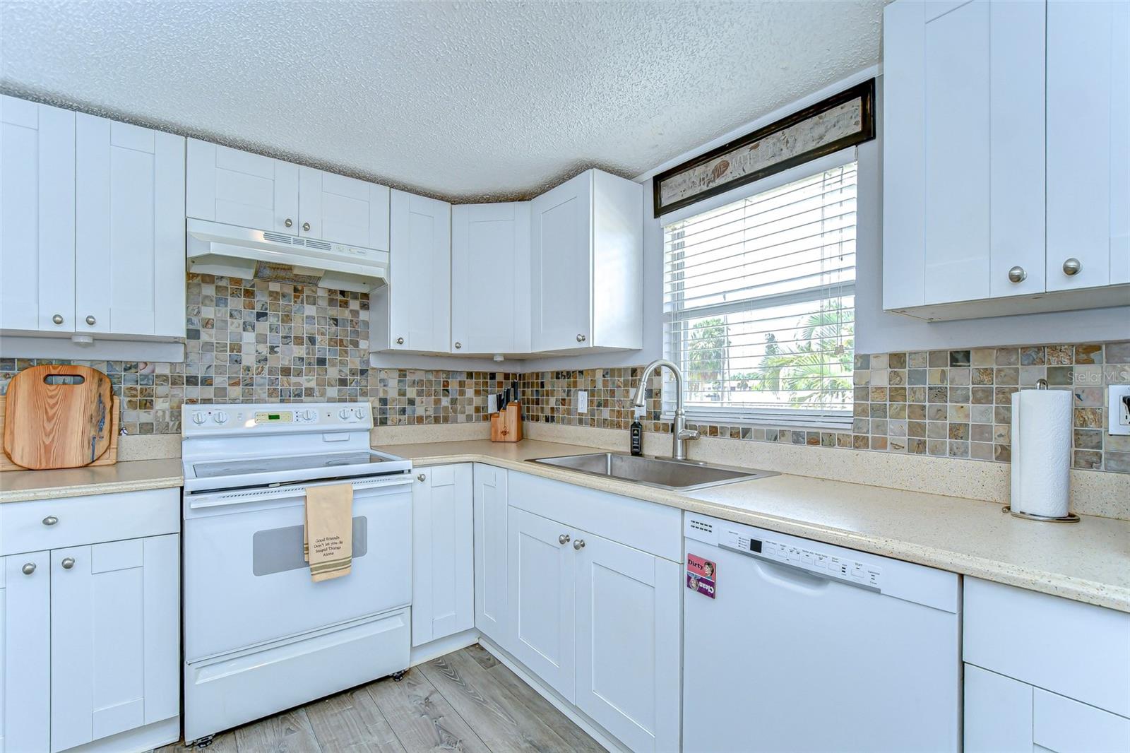202 7TH ST SW, RUSKIN, FL, 33570
