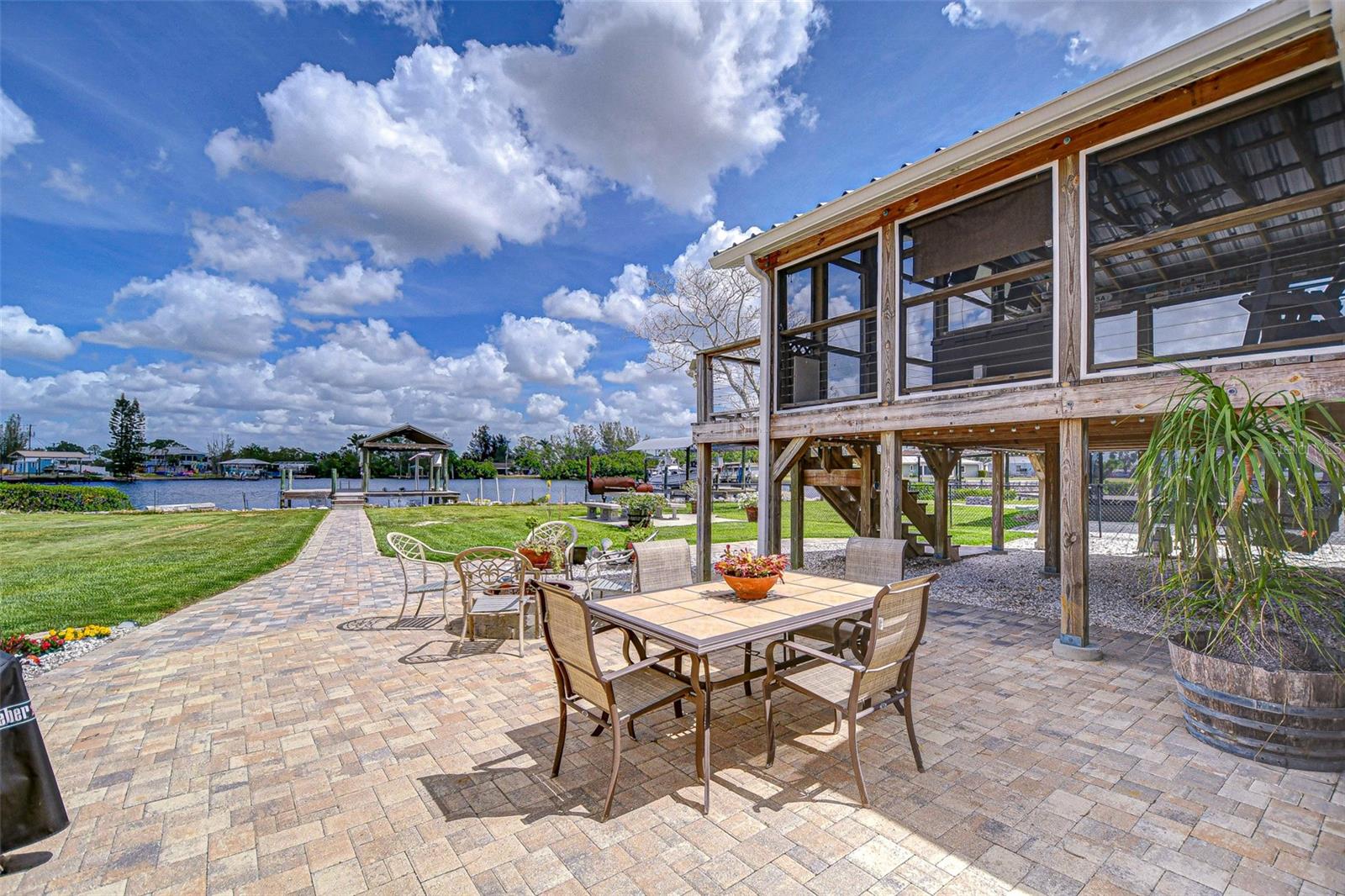 202 7TH ST SW, RUSKIN, FL, 33570