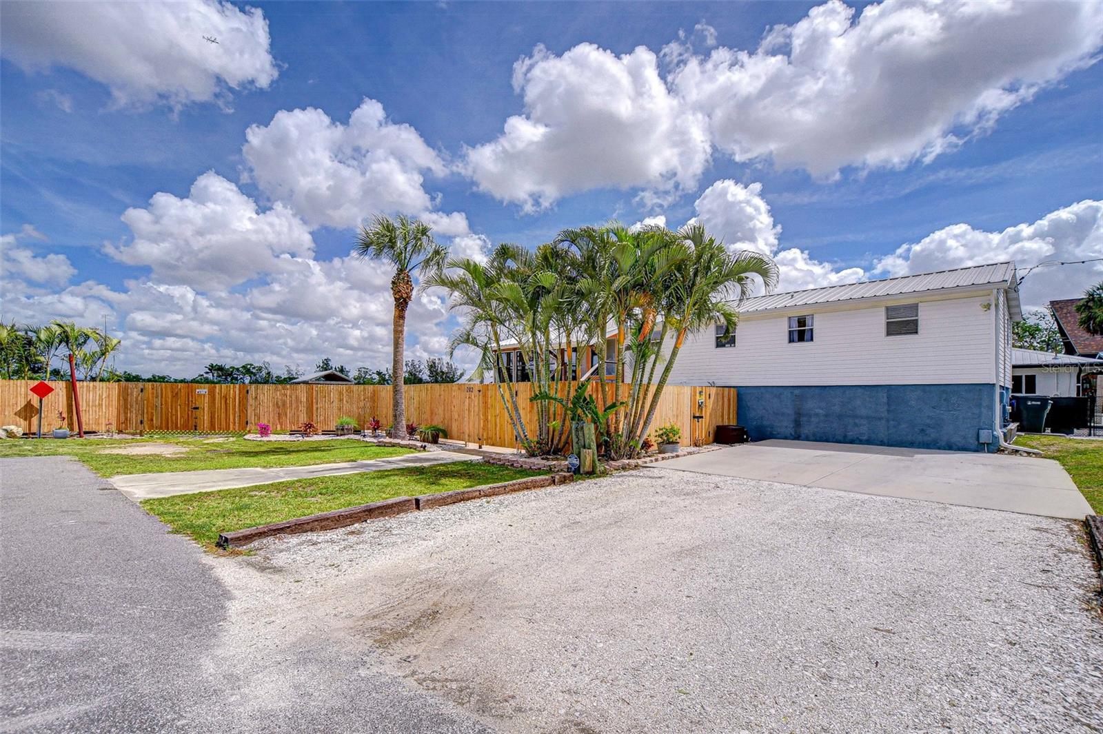 202 7TH ST SW, RUSKIN, FL, 33570
