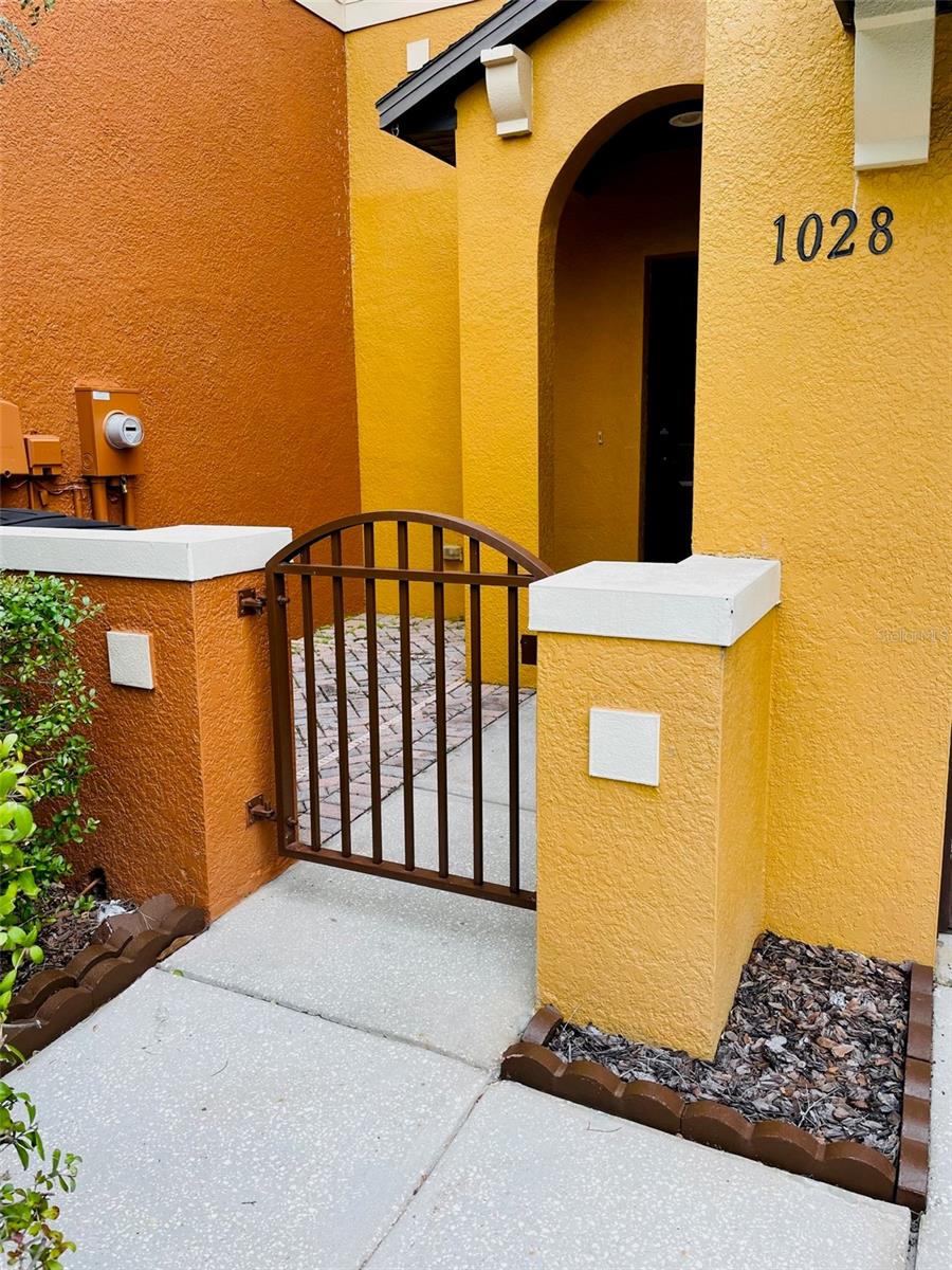 1028 BLACKWATER DR, WESLEY CHAPEL, FL, 33543