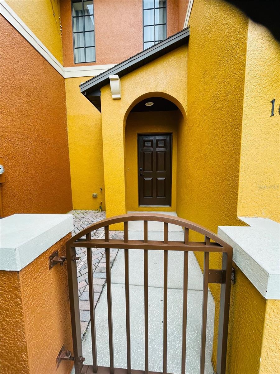1028 BLACKWATER DR, WESLEY CHAPEL, FL, 33543
