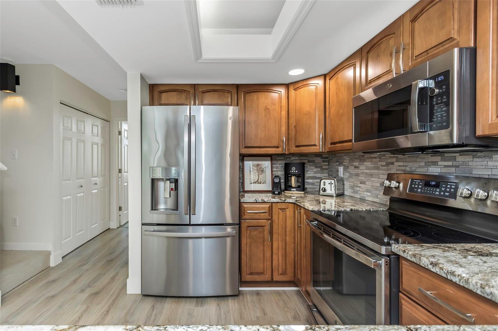 375 MADEIRA CIR, TIERRA VERDE, FL, 33715