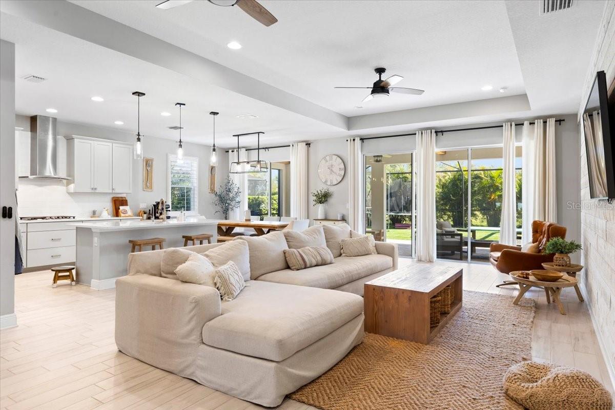 2017 WOODLEAF HAMMOCK CT, BRADENTON, FL, 34211