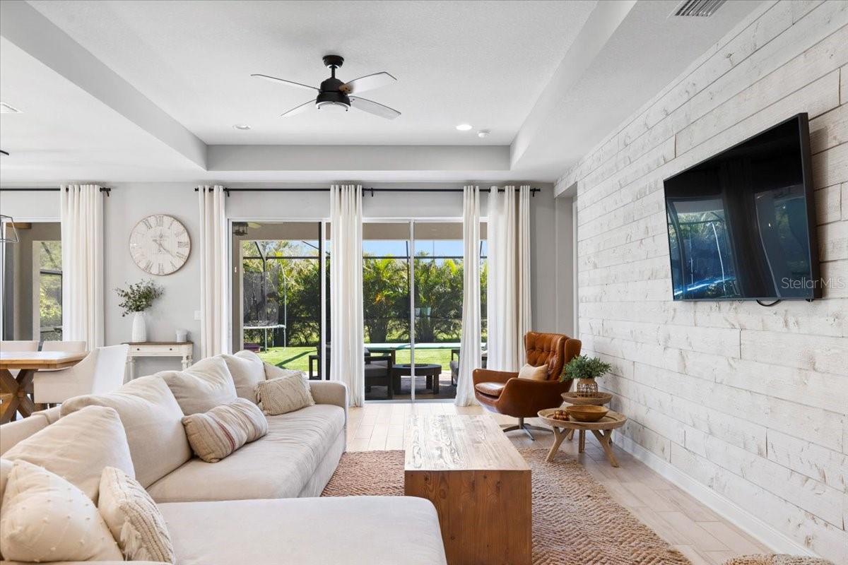 2017 WOODLEAF HAMMOCK CT, BRADENTON, FL, 34211