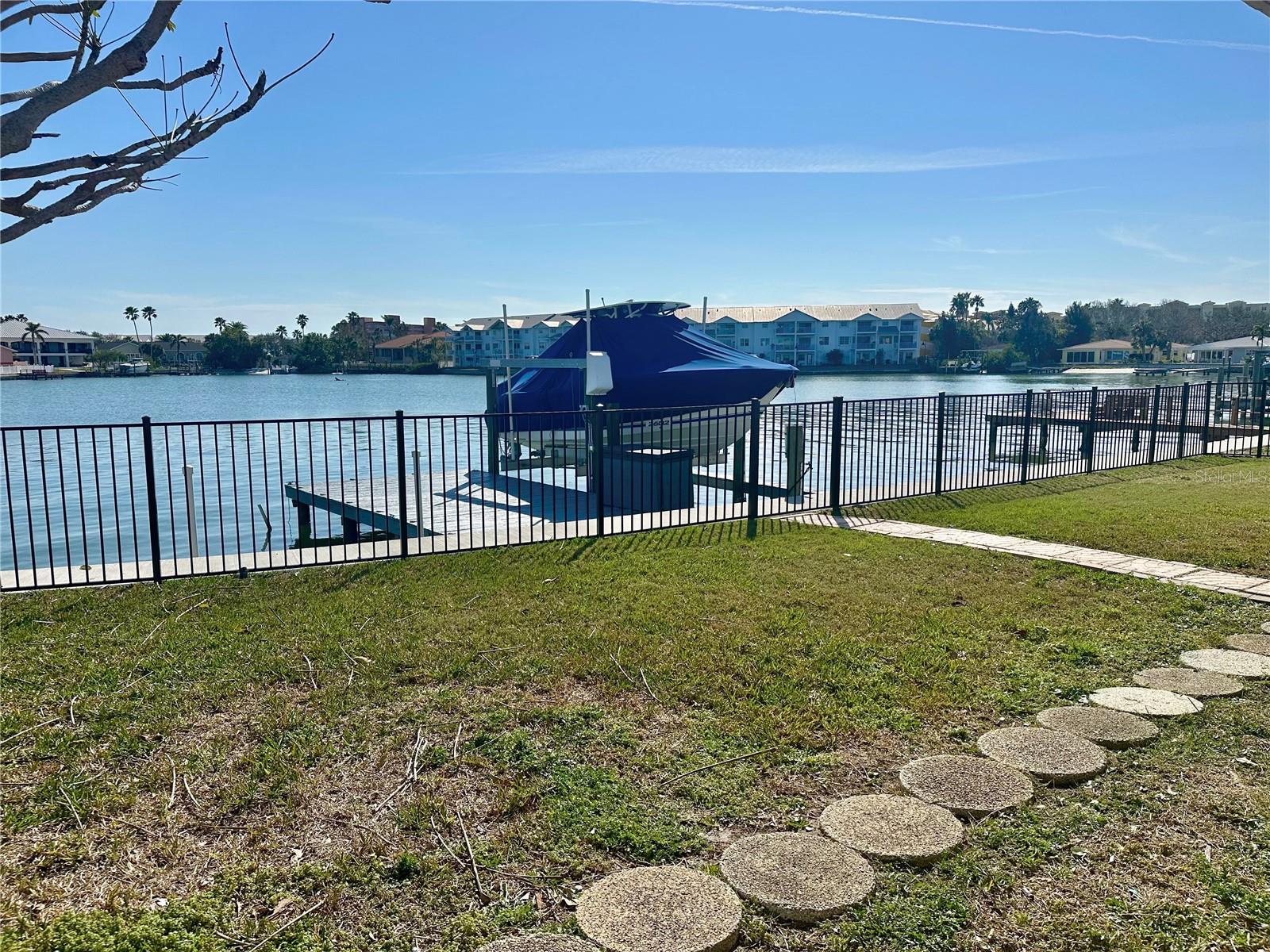 211 BATH CLUB BLVD N, NORTH REDINGTON BEACH, FL, 33708