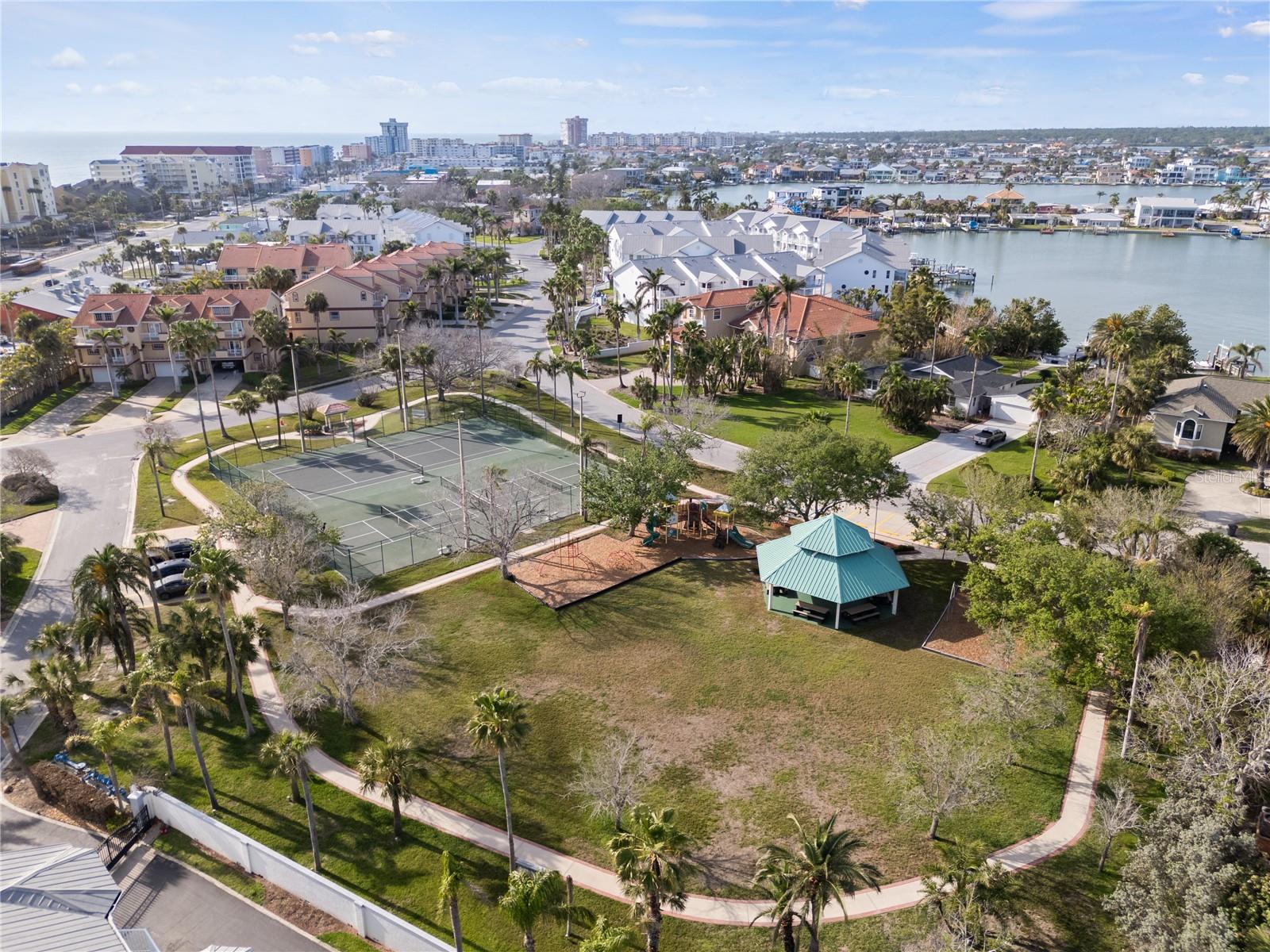 211 BATH CLUB BLVD N, NORTH REDINGTON BEACH, FL, 33708