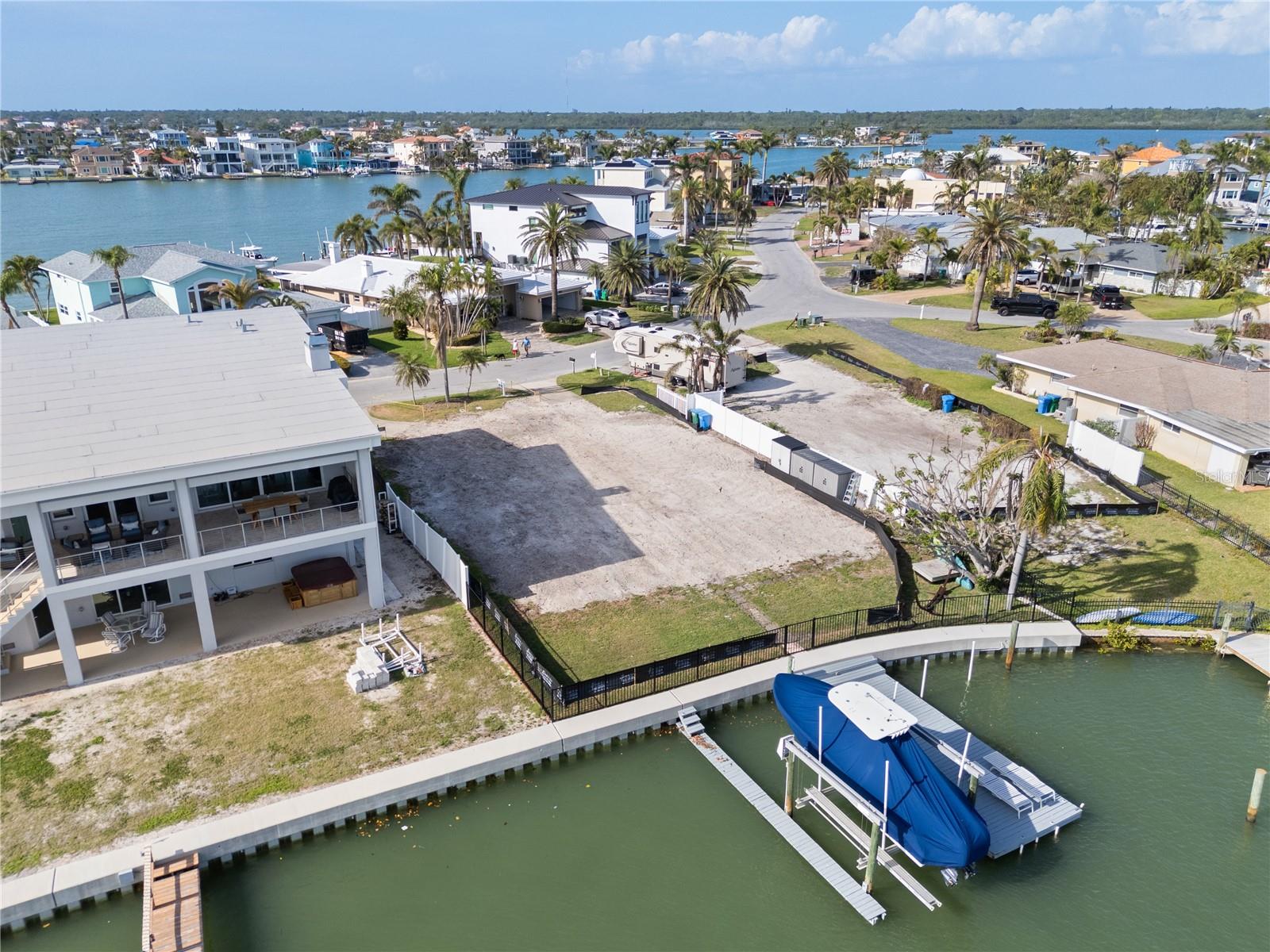211 BATH CLUB BLVD N, NORTH REDINGTON BEACH, FL, 33708
