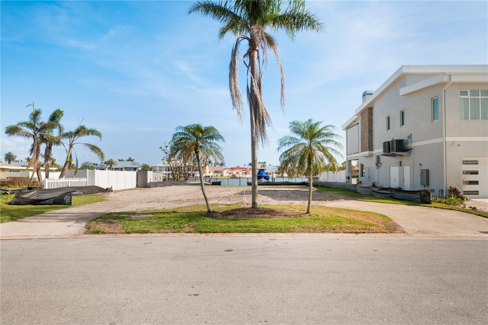 211 BATH CLUB BLVD N, NORTH REDINGTON BEACH, FL, 33708