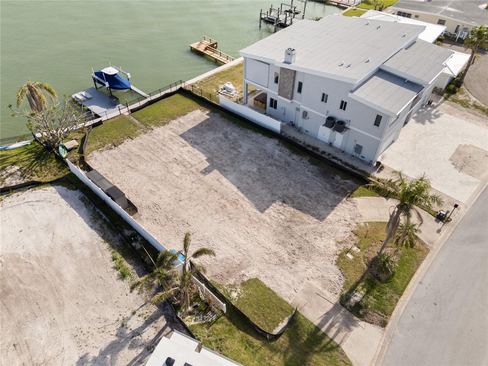 211 BATH CLUB BLVD N, NORTH REDINGTON BEACH, FL, 33708