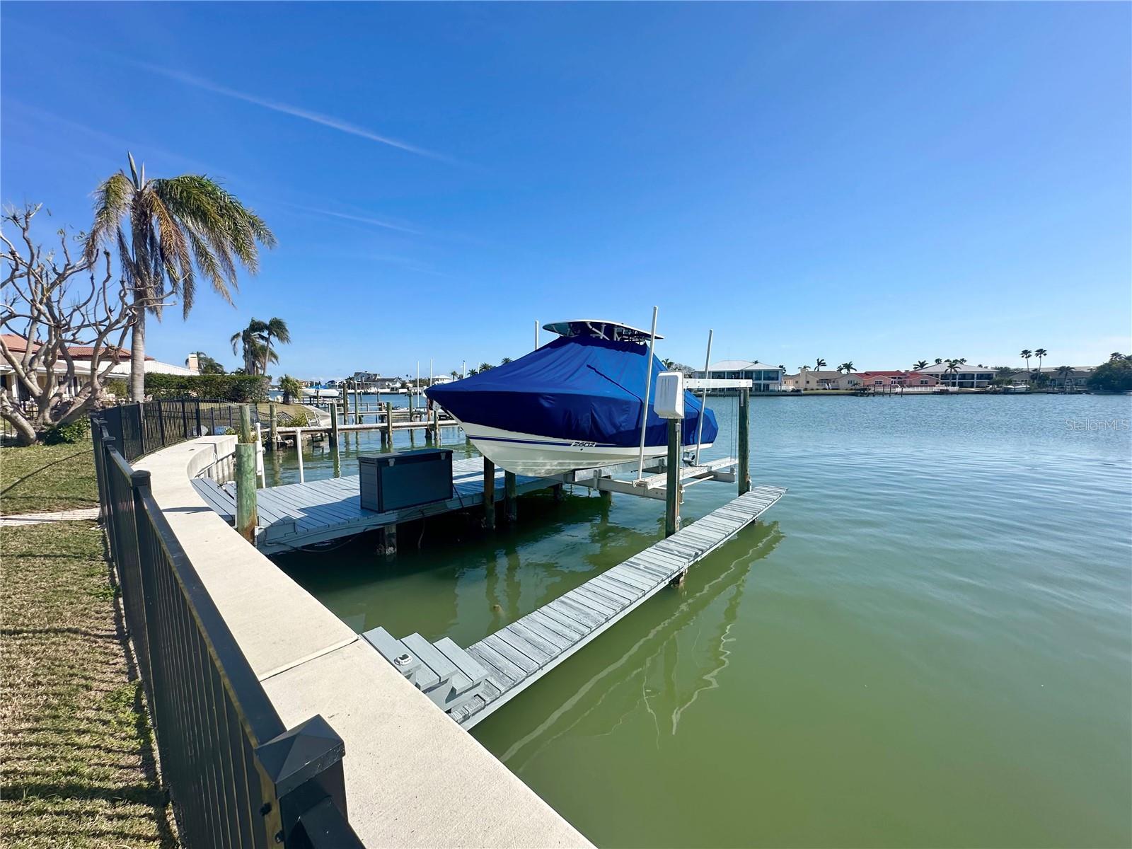 211 BATH CLUB BLVD N, NORTH REDINGTON BEACH, FL, 33708