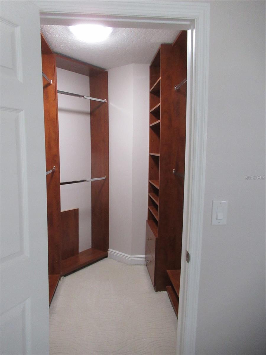 12040 STEPPINGSTONE BLVD, TAMPA, FL, 33635