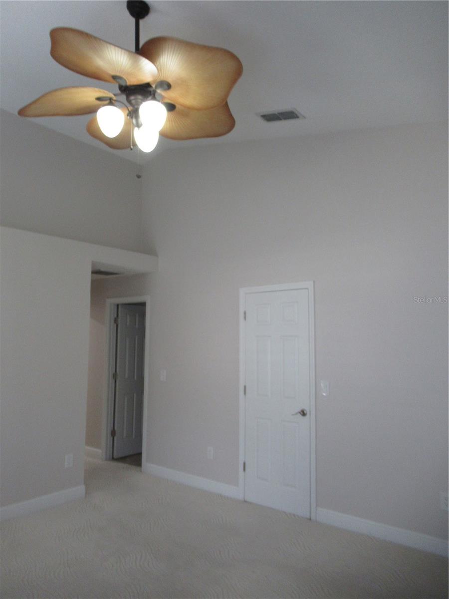 12040 STEPPINGSTONE BLVD, TAMPA, FL, 33635