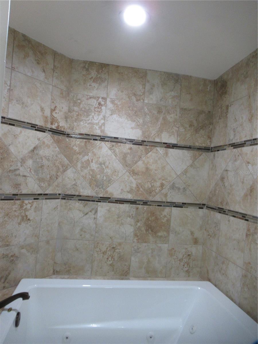 12040 STEPPINGSTONE BLVD, TAMPA, FL, 33635