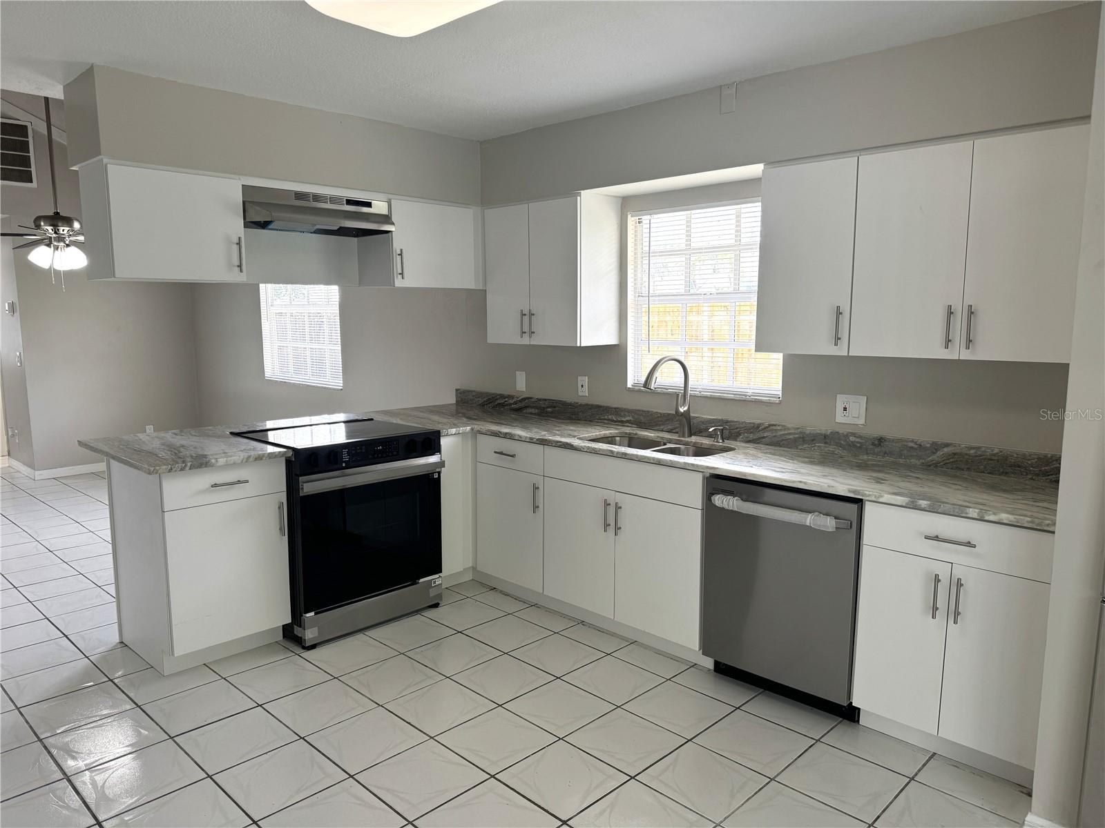 7505 WINCHESTER DR, TAMPA, FL, 33615