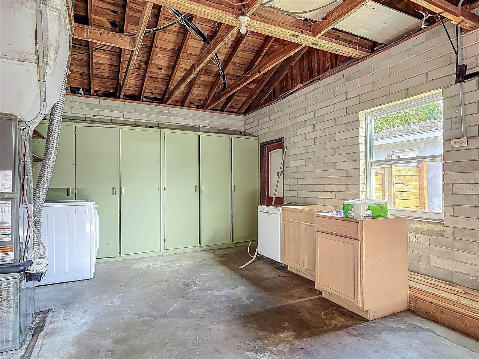 243 S HULL AVE, DELAND, FL, 32720