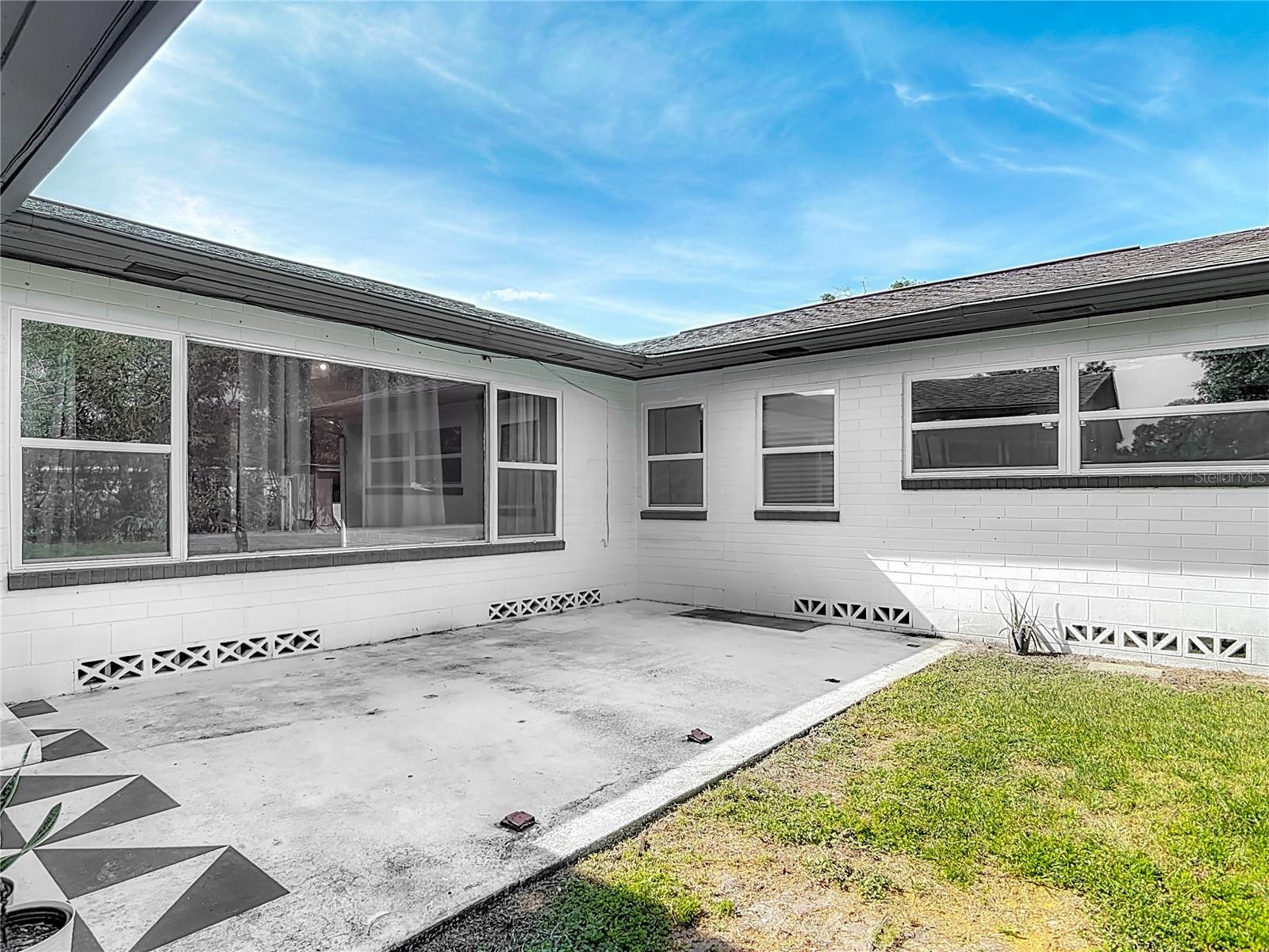 243 S HULL AVE, DELAND, FL, 32720