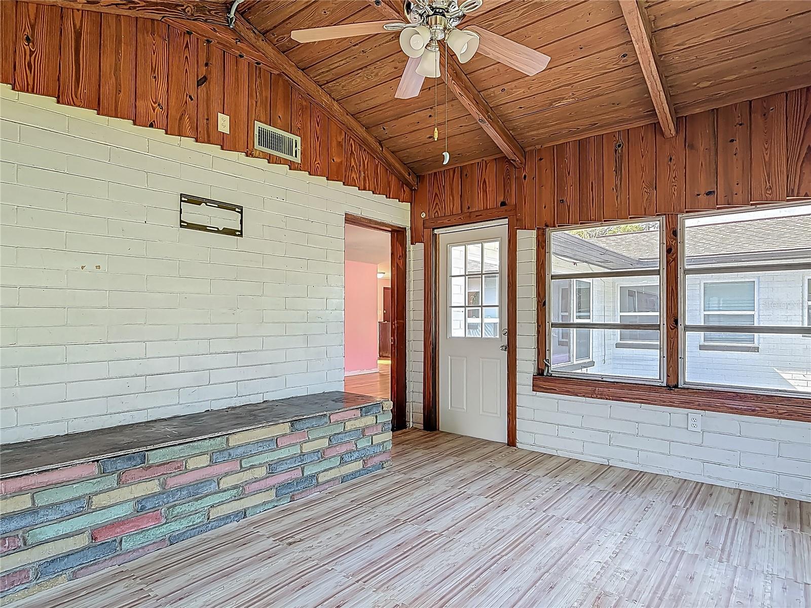 243 S HULL AVE, DELAND, FL, 32720