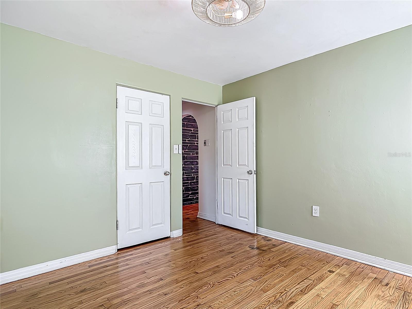 243 S HULL AVE, DELAND, FL, 32720
