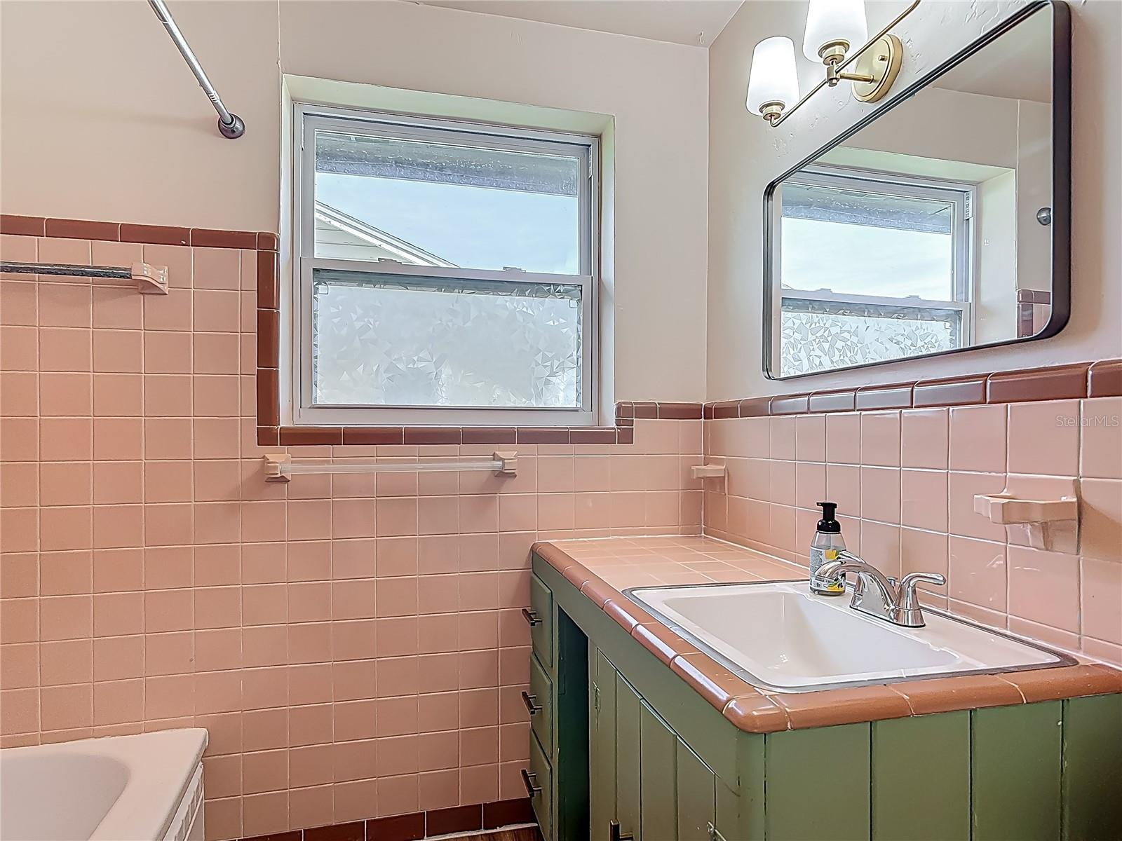 243 S HULL AVE, DELAND, FL, 32720