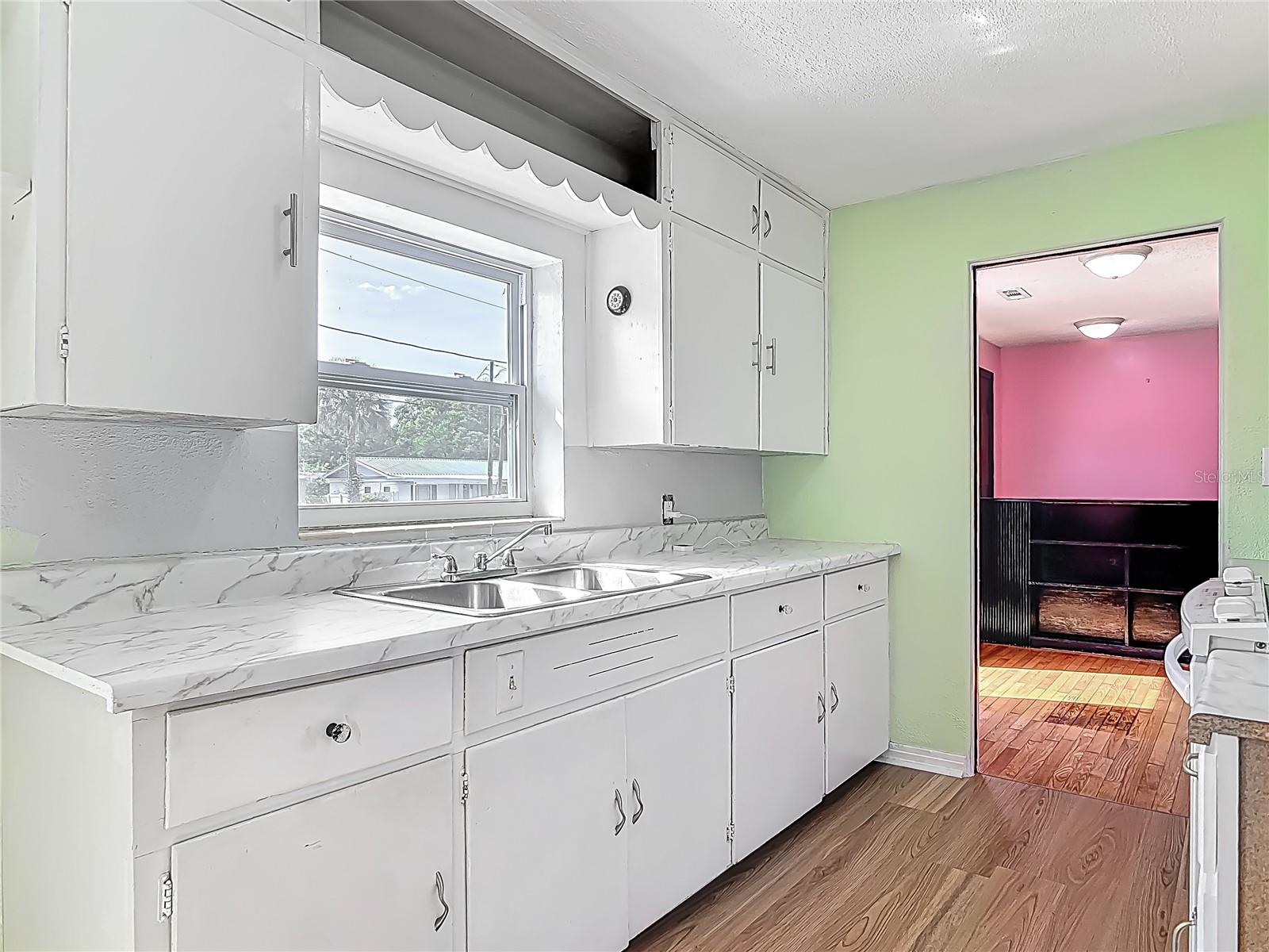 243 S HULL AVE, DELAND, FL, 32720