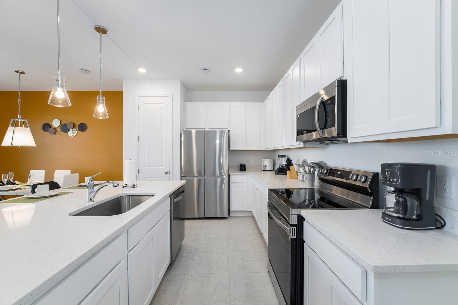 690 LONGBOAT DR, DAVENPORT, FL, 33896