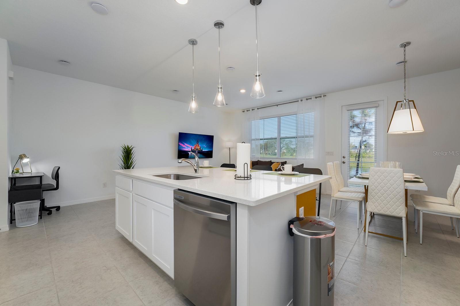 690 LONGBOAT DR, DAVENPORT, FL, 33896