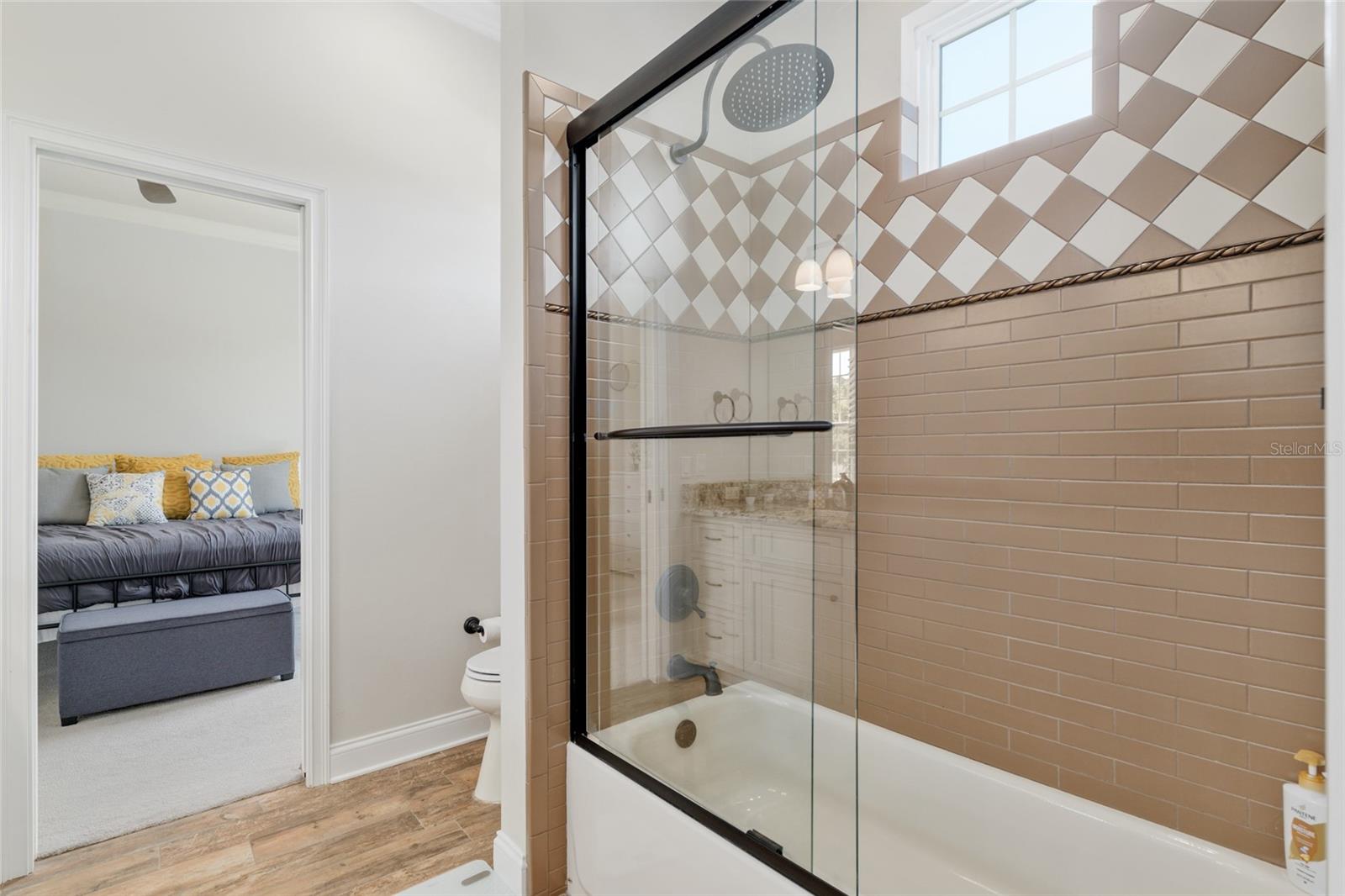 GC529708 Property Photo