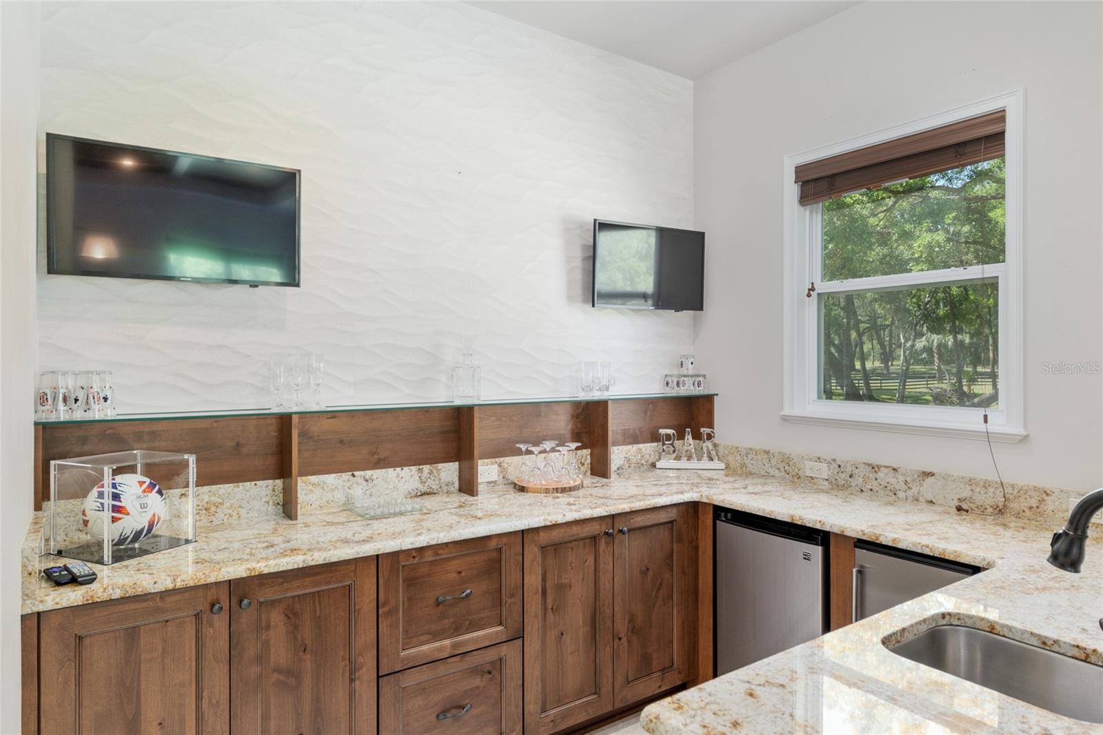 GC529708 Property Photo