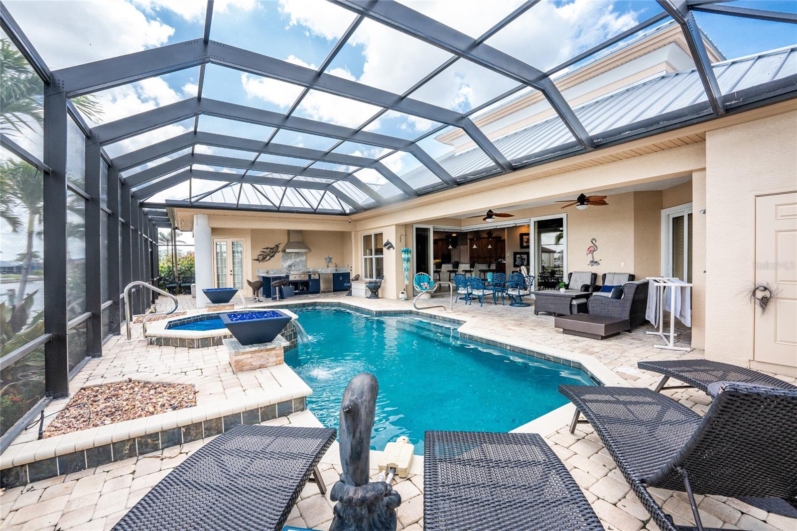 48 COLONY POINT DR, PUNTA GORDA, FL, 33950