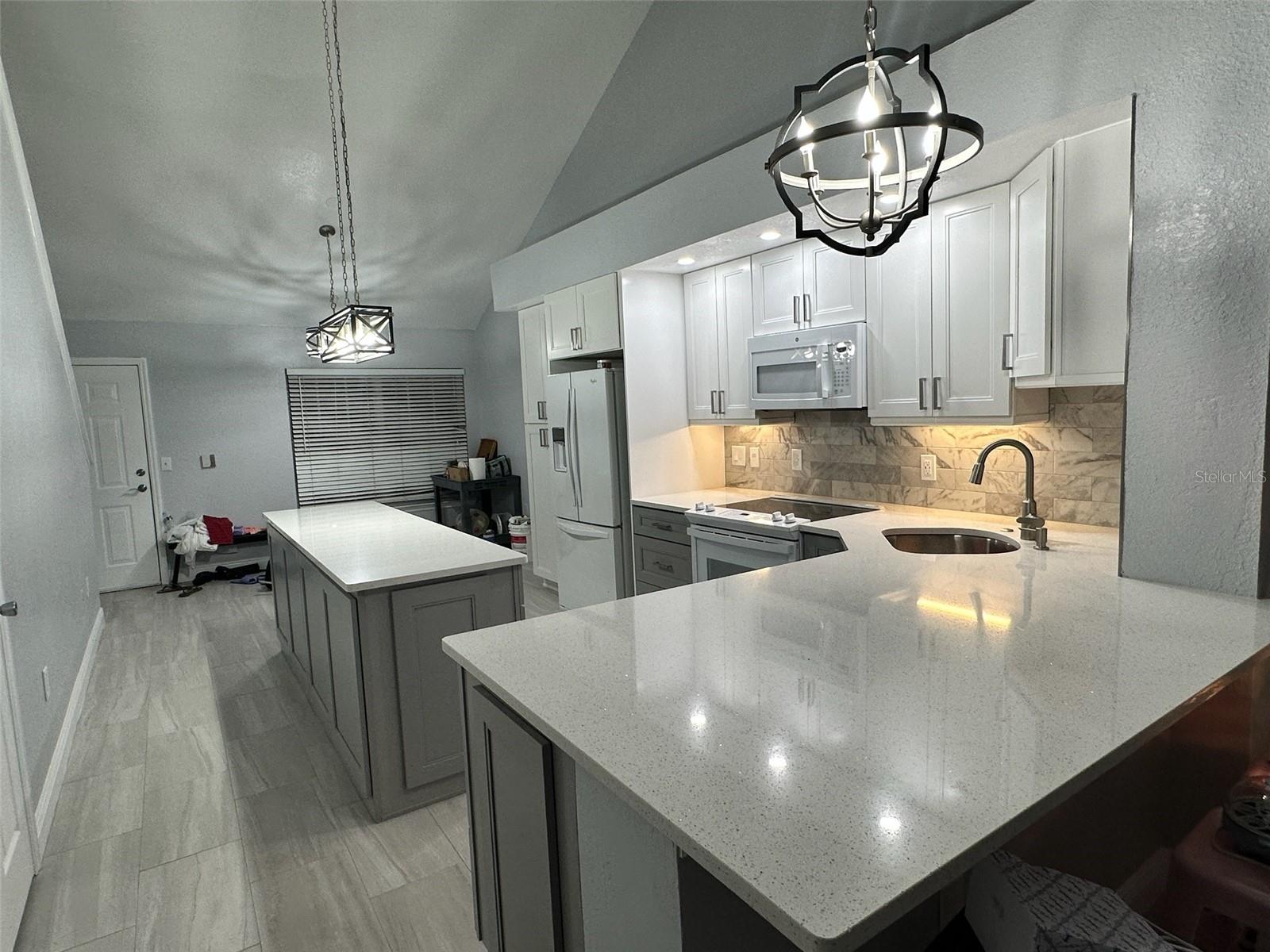3482 KINGS RD #105, PALM HARBOR, FL, 34685