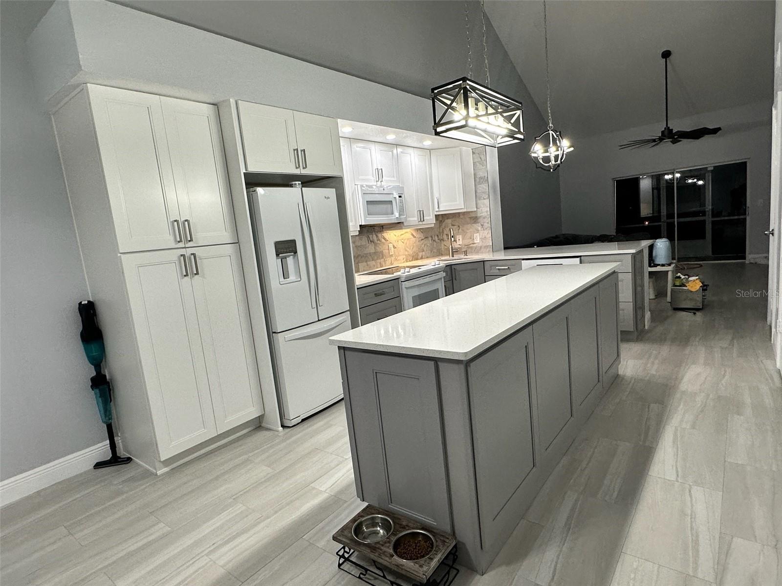 3482 KINGS RD #105, PALM HARBOR, FL, 34685