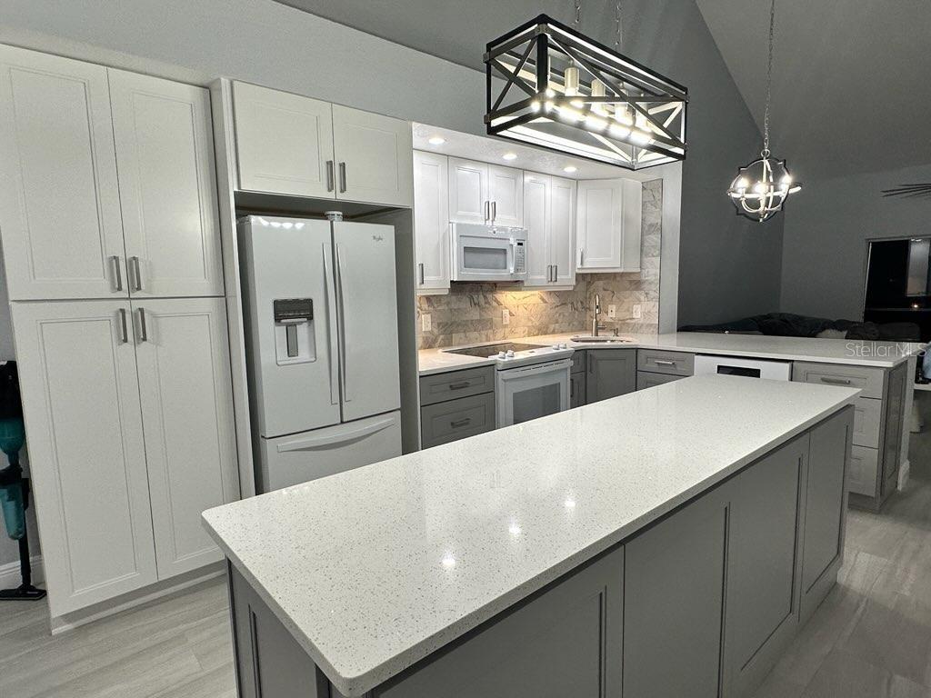 3482 KINGS RD #105, PALM HARBOR, FL, 34685